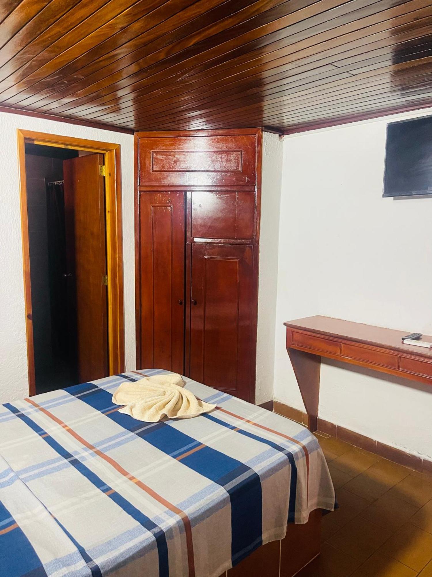 Hotel Brisas Del Mar 2022 Катья-ла-Мар Экстерьер фото
